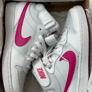 Brand New Youth Nike Court Borough Mid 2